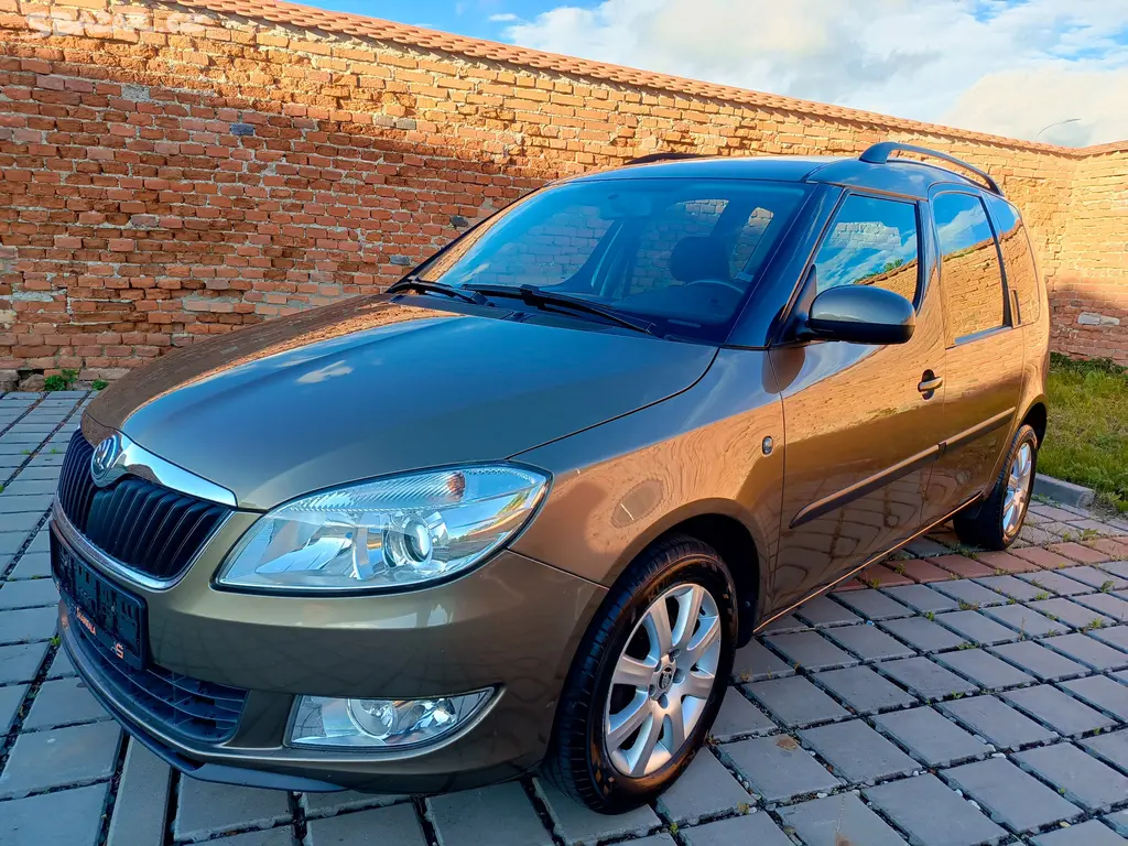 ŠKODA ROOMSTER 1.2 TSI 63 KW AMBITION 2013
